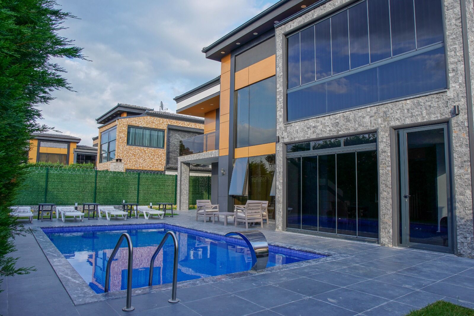 Villa kapak resmi